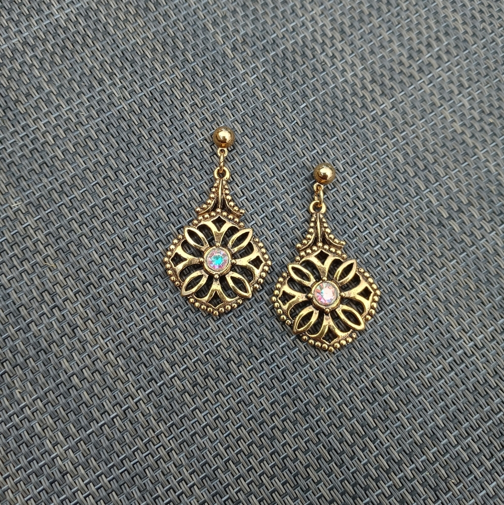 Avon AB 💞 Crystal 🕊🐤 Earrings